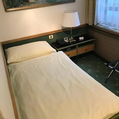 Arlette Beim Hauptbahnhof Hotel