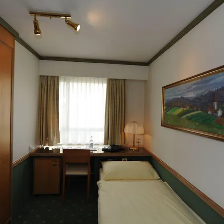 Hotel Arlette Beim Hauptbahnhof 2*