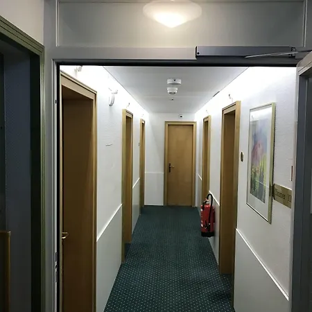 Arlette Beim Hauptbahnhof Hotel