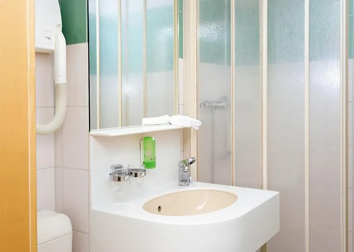 Arlette Beim Hauptbahnhof Отель