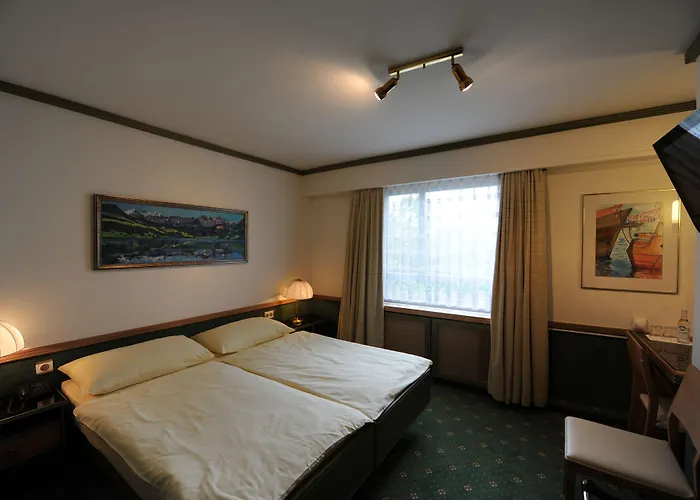 Arlette Beim Hauptbahnhof 2*