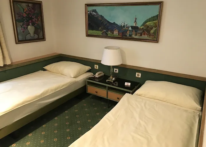 Arlette Beim Hauptbahnhof 2*