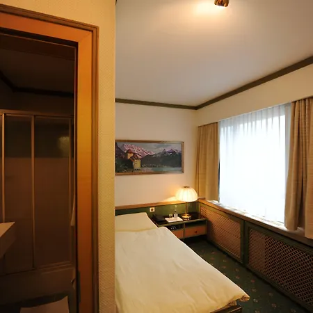 Arlette Beim Hauptbahnhof